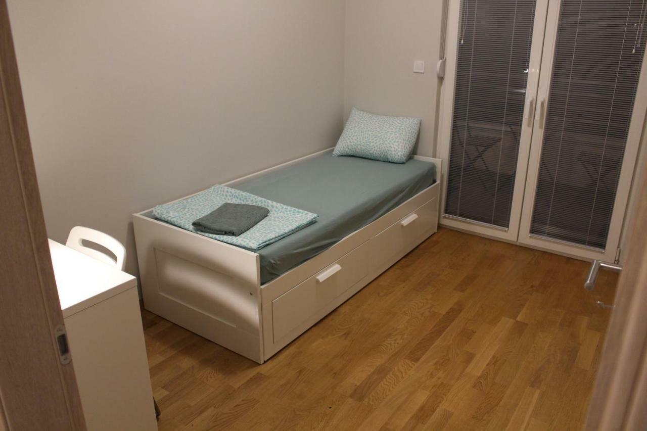 3 Apartment *